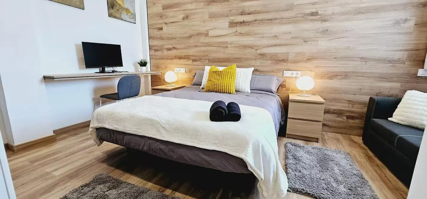 2 Apartamentos Juntos Ideal Grupos Cerca Barcelona 巴达洛纳 0*,