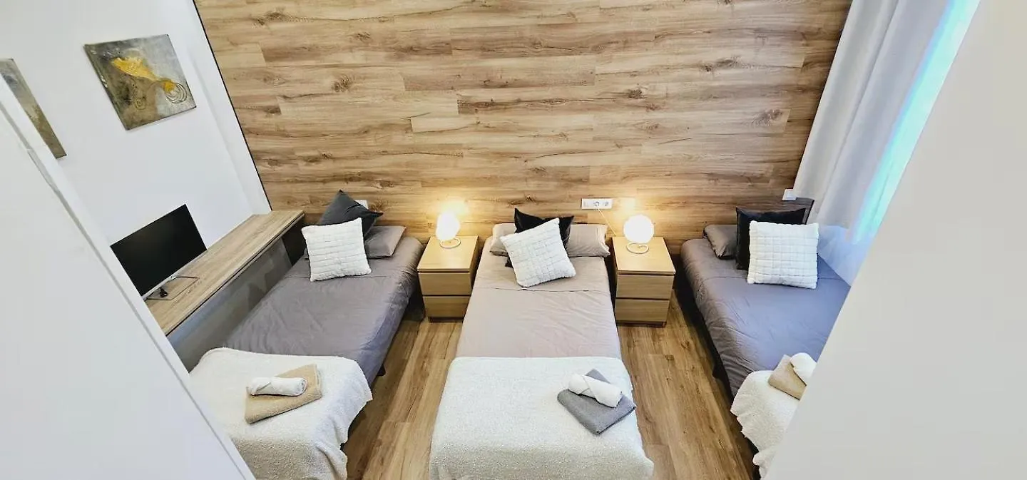 2 Apartamentos Juntos Ideal Grupos Cerca Barcelona 巴达洛纳